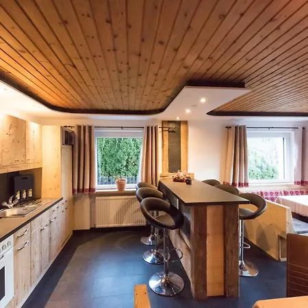 Haus Maria Larcher Daire Bach (Tyrol)