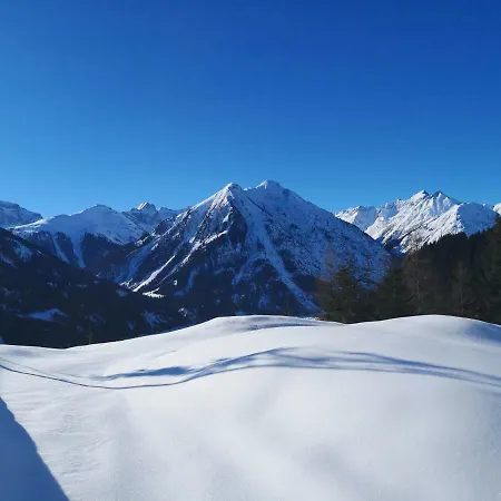 Haus Maria Larcher דירה